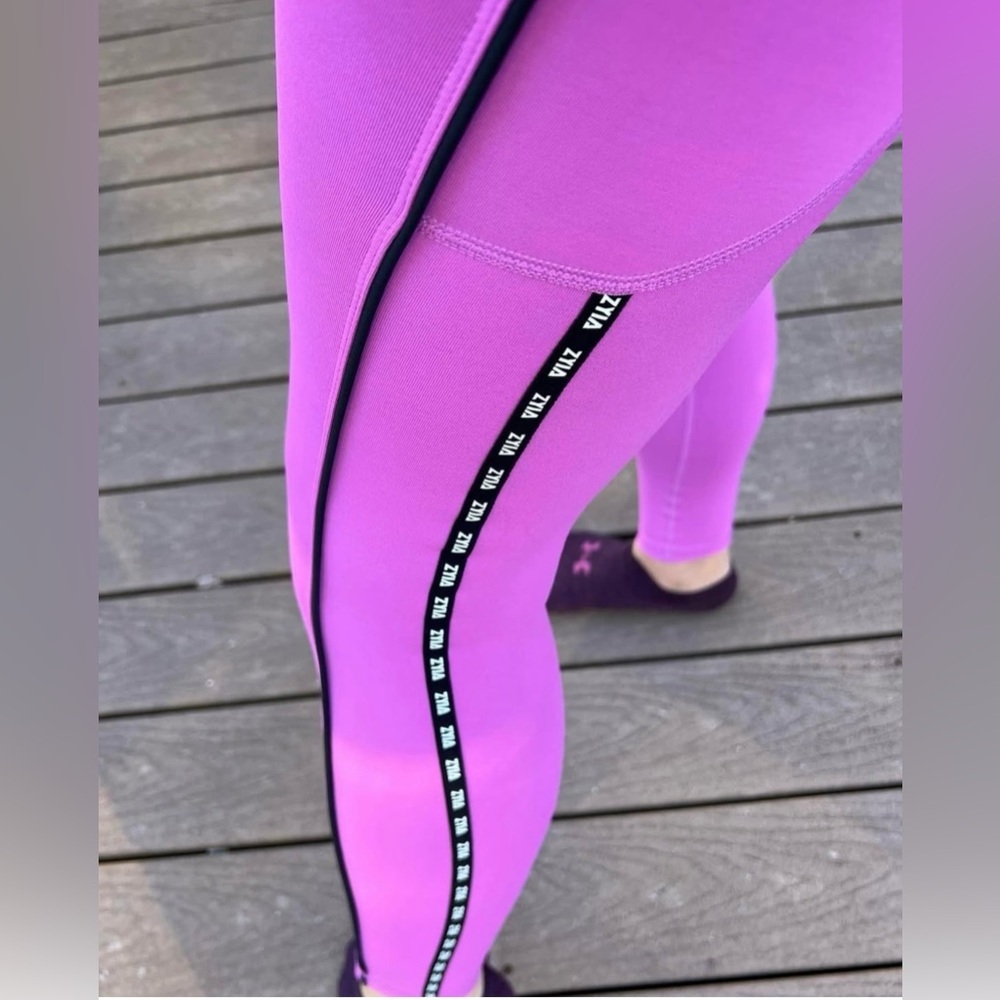 Zyia Active Lilac Pocket Light N Tight Leggings 7/8 24" Piping Logo Size 4 Yoga